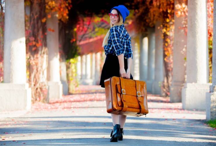 vestiti valigia viaggiare autunno