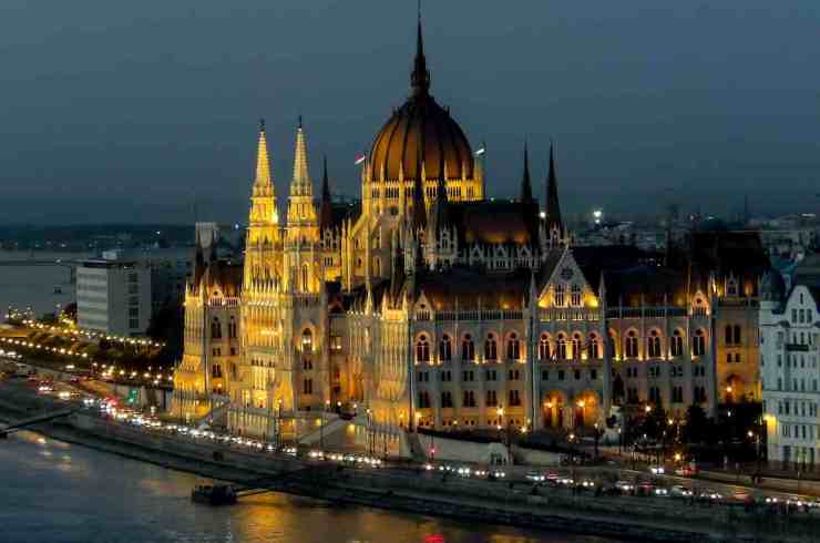 Biblioteca a Budapest, ecco dove si trova e perché è così bella
