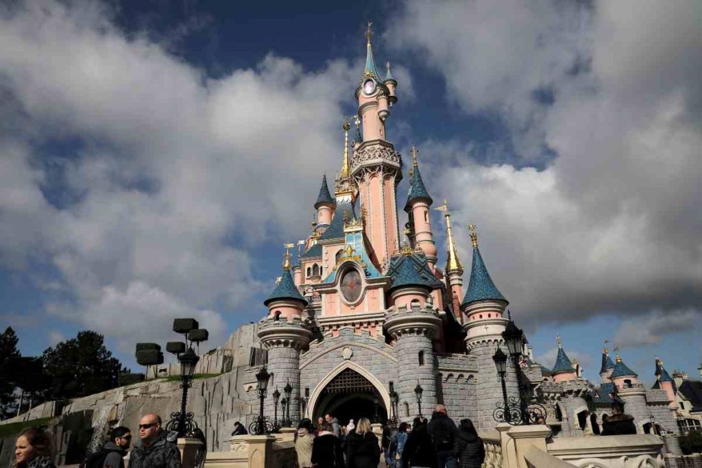 Disneyland Paris, ecco gli altri parchi Disney che si trovano nel mondo e quanto costano