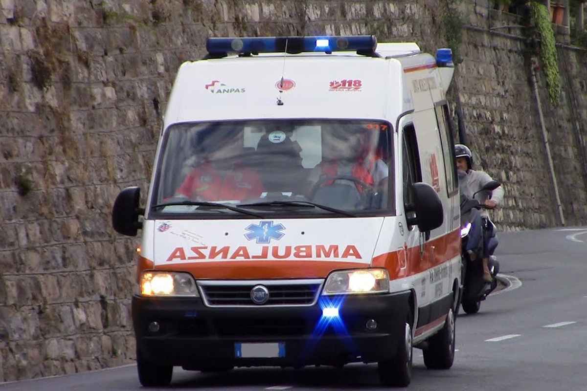 Sorpasso ambulanza