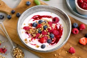 bowl di yogurt e frutta