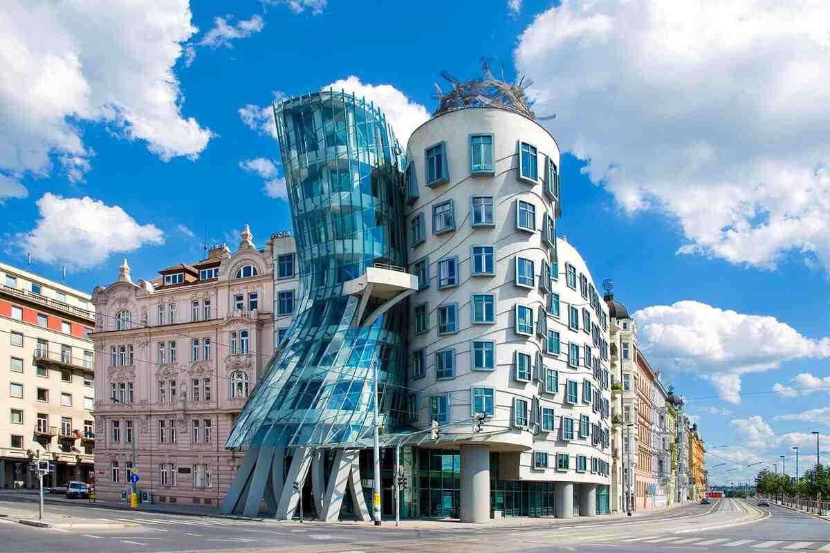 Palazzi Strani E Dove Trovarli Le 7 Architetture Pi Strane D Europa Palazzi Strani E Dove Trovarli Le 7 Architetture Pi Strane D Europa